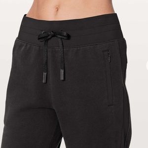 Lululemon Get Going Jogger in Black sz4
